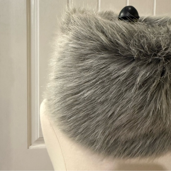 Aeropostale infinity Scarf warm Gray tones Faux Fur one size glam cozycore - Picture 4 of 7